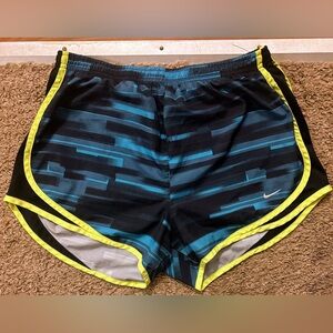 Nike Dri-FIT Woman’s Md Athletic Shorts Built in Liner Like New Condition